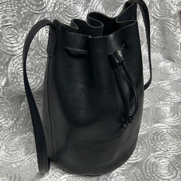 BAGGU Handbags - Baggu Black Leather Bucket Bag Vintage Collection
